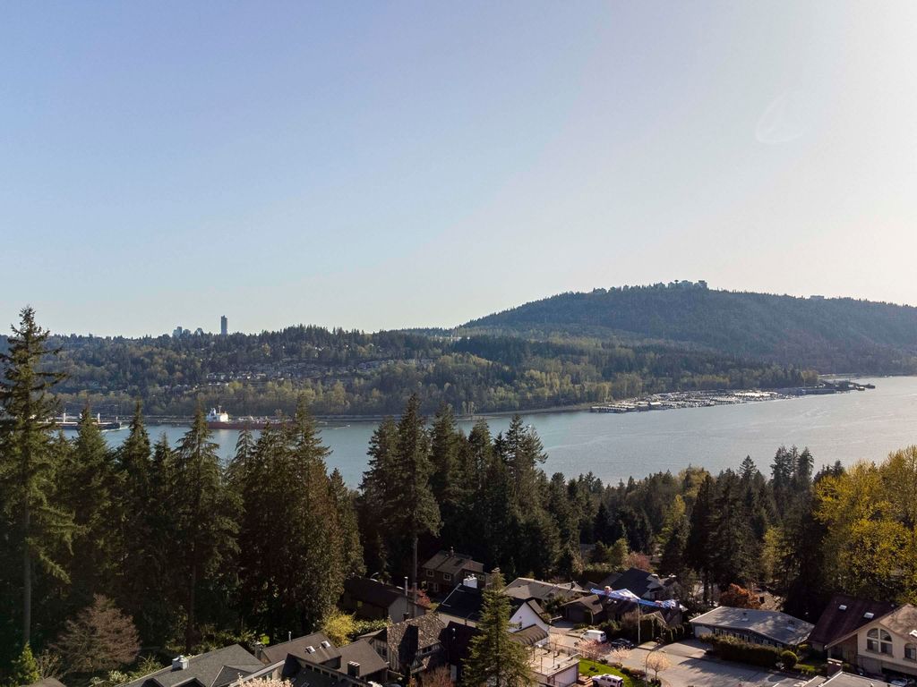 listing image 1100934044617261381
