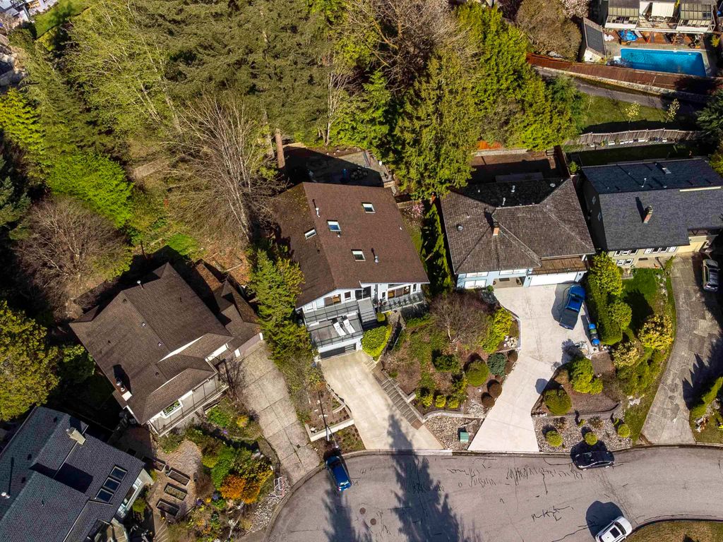 listing image 1107244230404423393