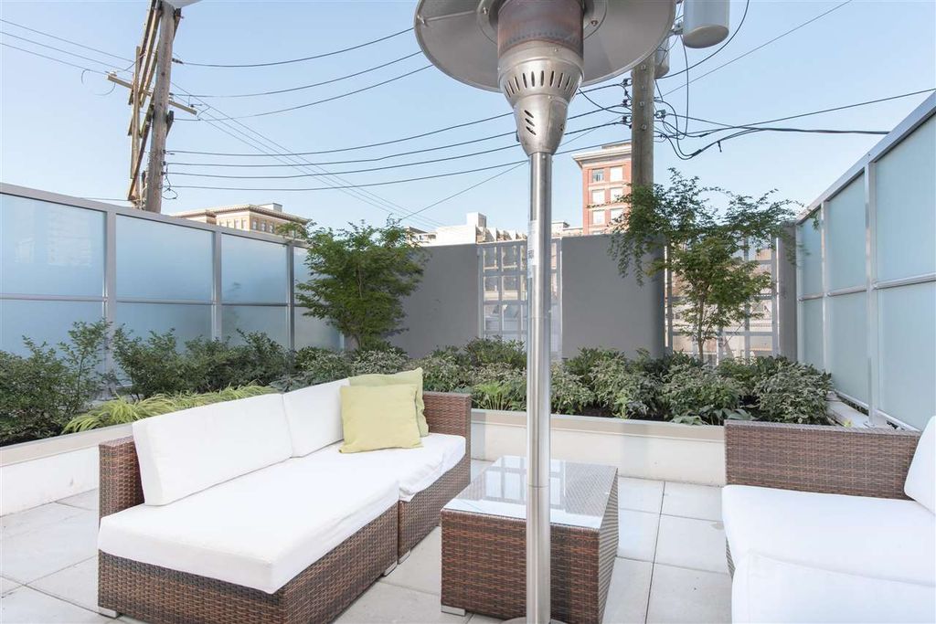 listing image 1106286720422497203