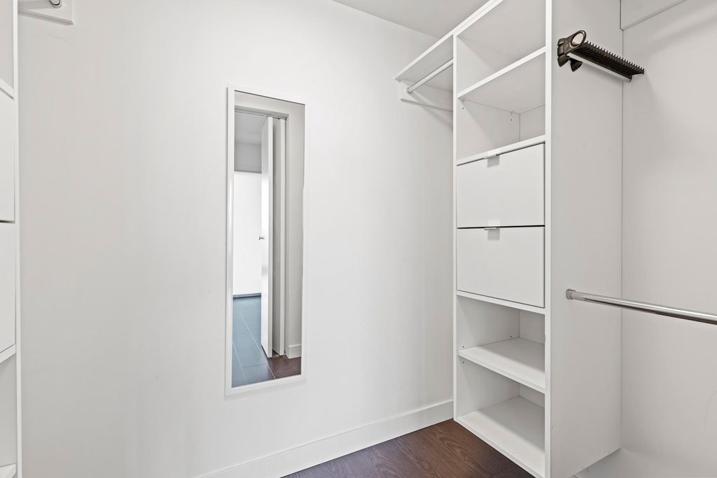 listing image 1109701261263795707