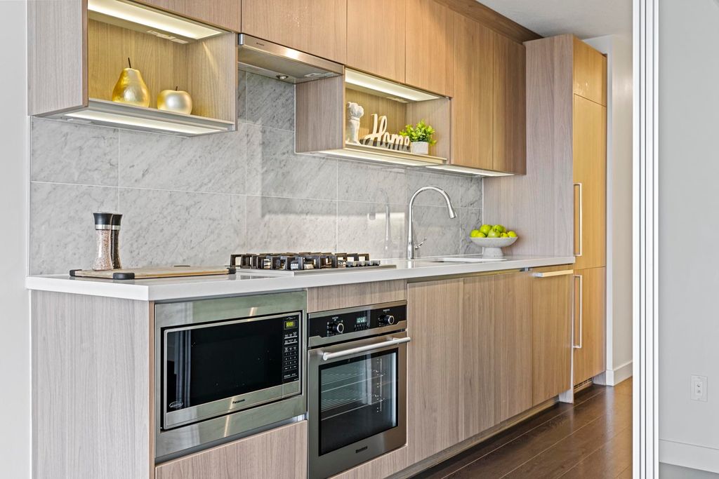 listing image 1106084945049537314