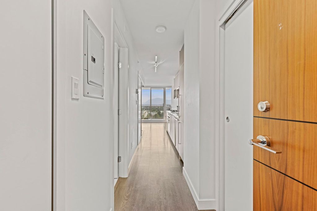 listing image 1105896094213334525