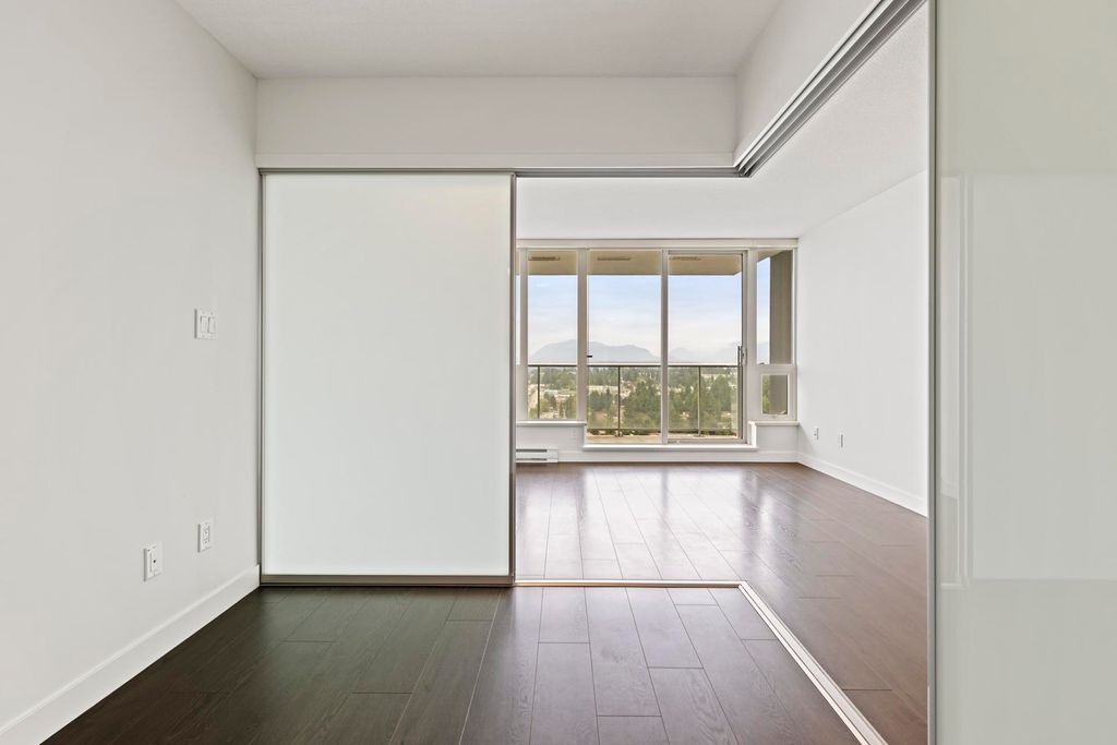 listing image 1106396455961781079