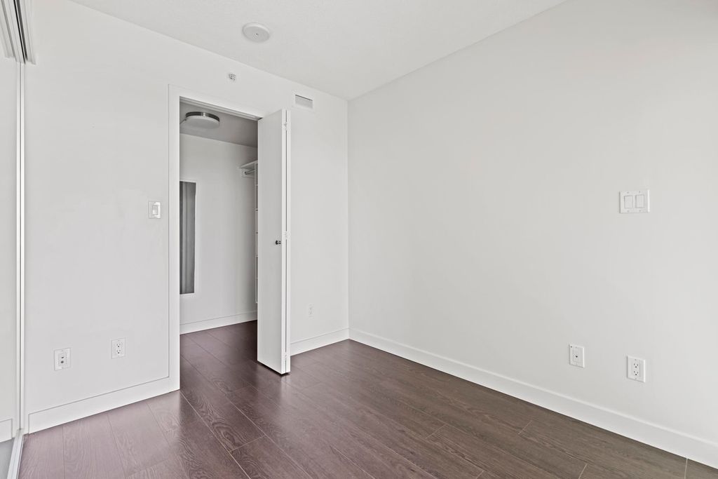 listing image 1102187583465808114