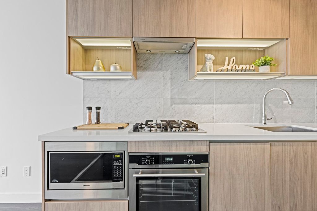 listing image 1104724913160753635