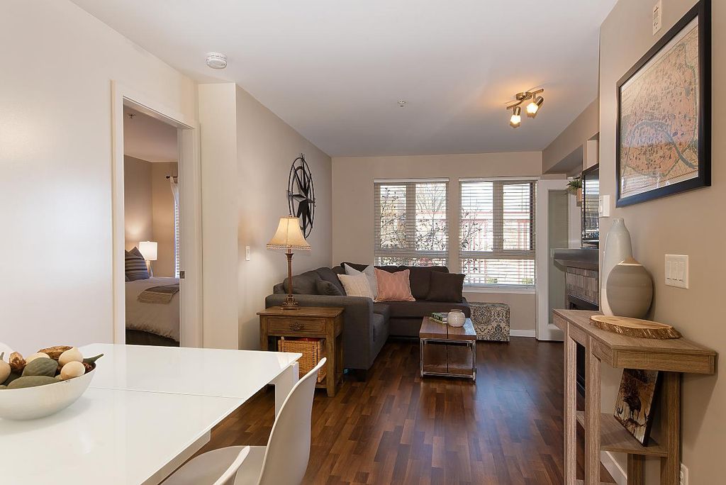 listing image 1102644463699361906