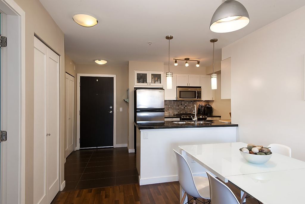 listing image 1104013506417718286