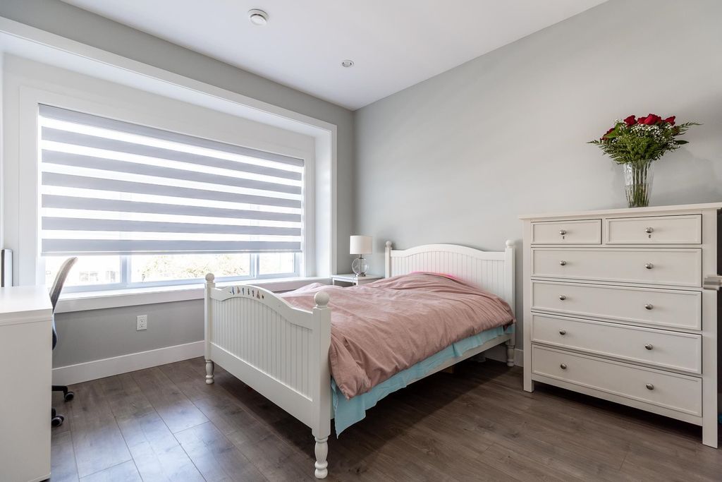 listing image 1105891599484565638