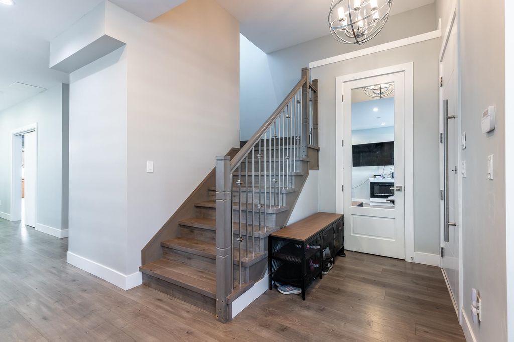 listing image 1104371764052775855