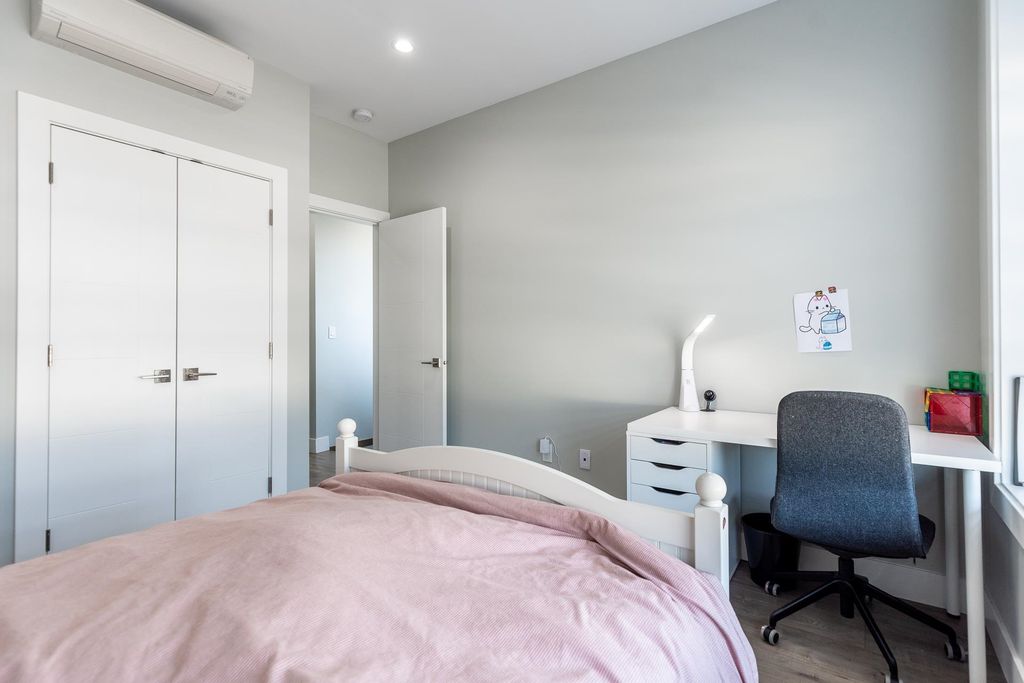 listing image 1101229629852519290