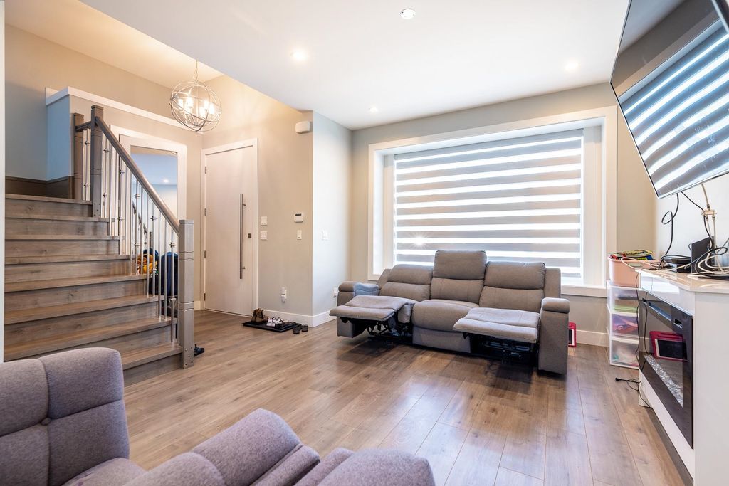 listing image 1100732444816740267