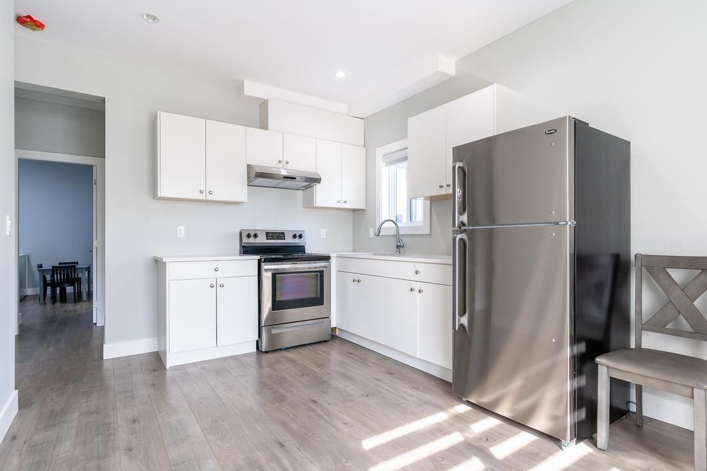 listing image 1103864527770440958