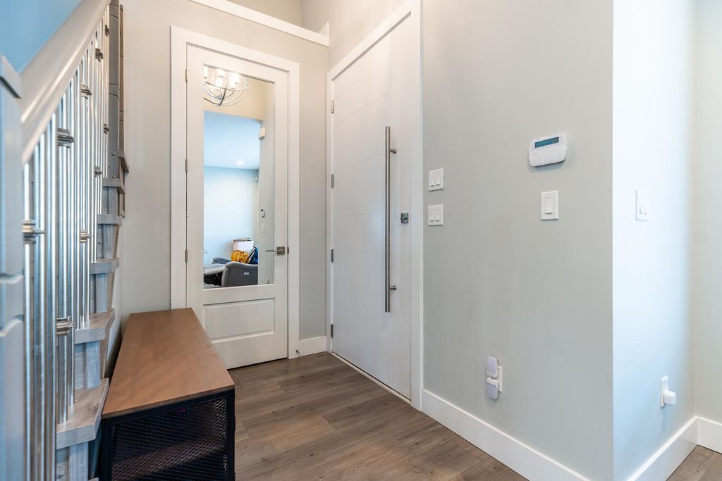 listing image 1103402903019519902