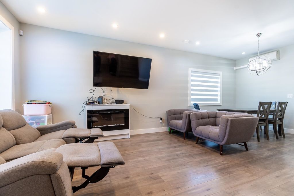 listing image 1105314588946160936