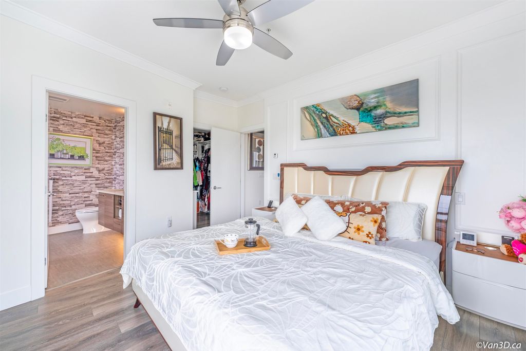 listing image 1104346232229068672