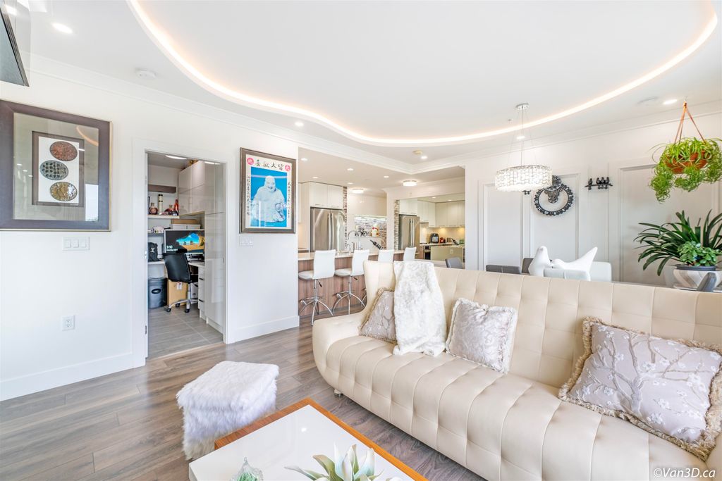 listing image 1106383019544775503