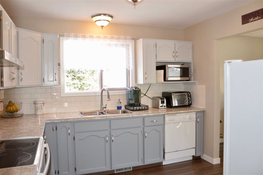 listing image 1109375812542977612