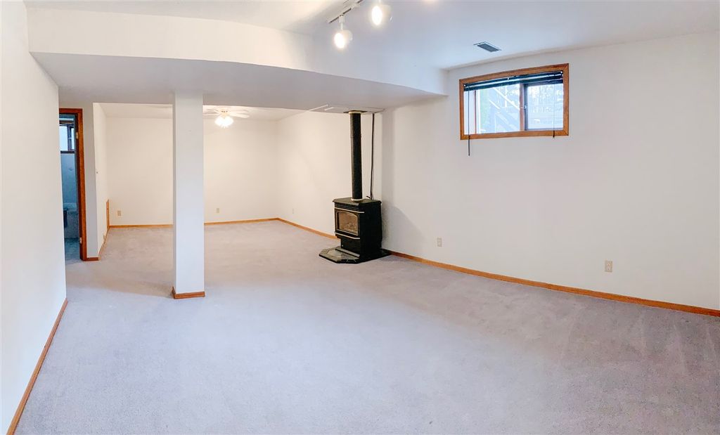 listing image 1102917002822673141