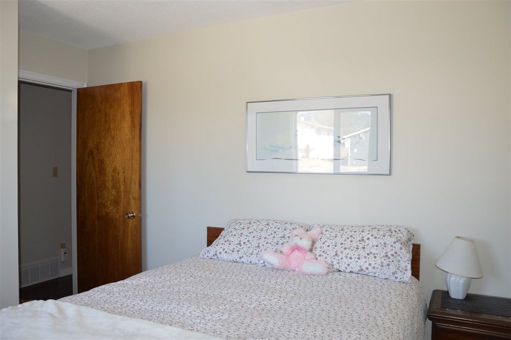 listing image 1108537254524839183