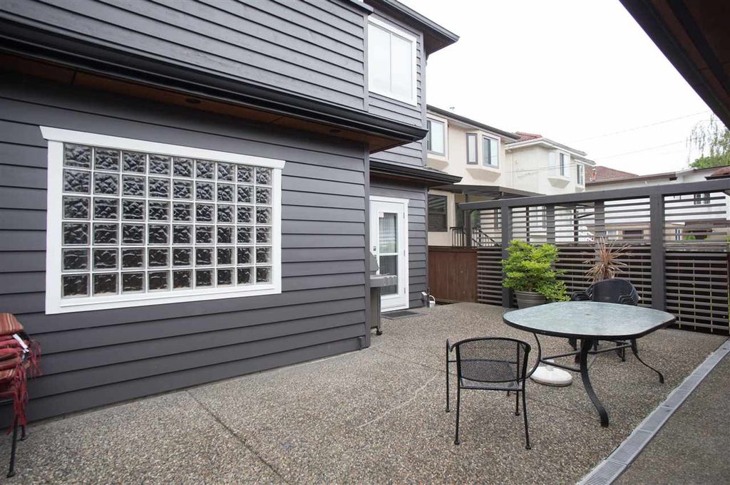 listing image 1102732695562137941