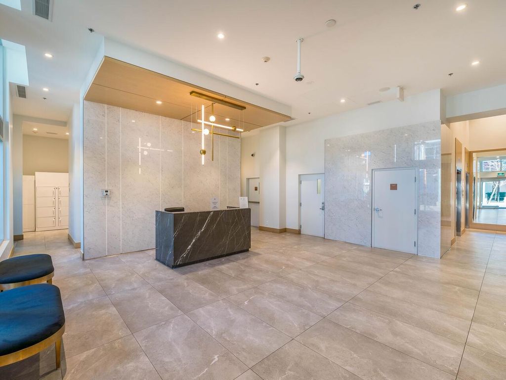 listing image 1107353653535776556