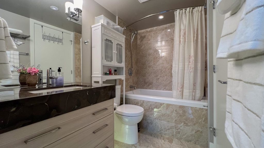 listing image 1105742924556361000