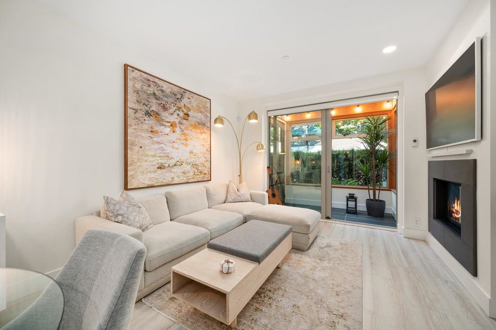 listing image 1105413760359528273