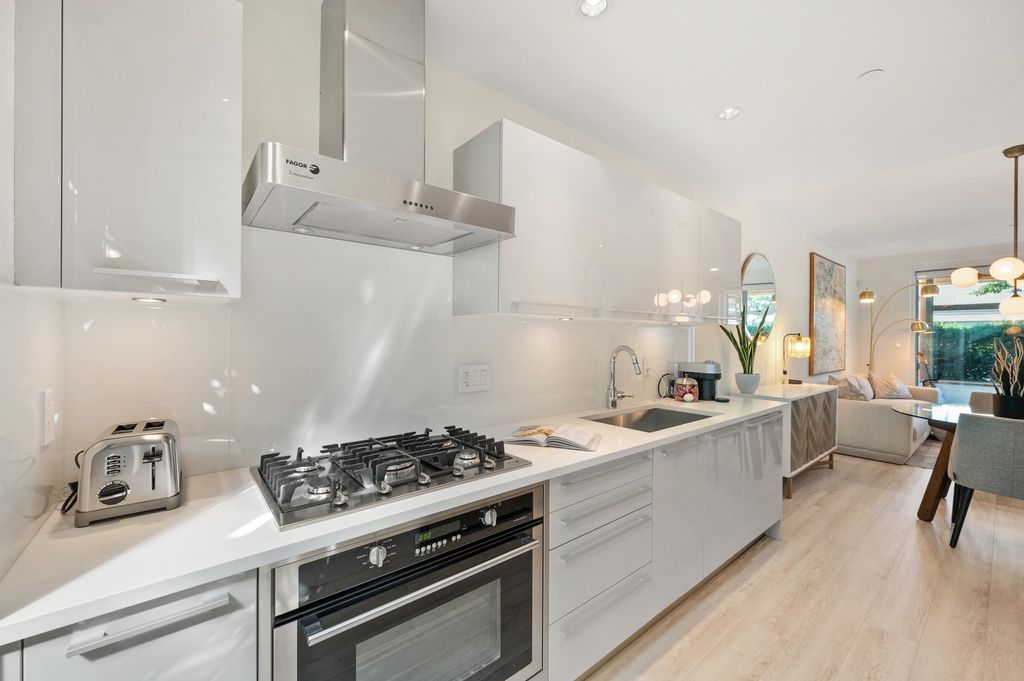 listing image 1105468018610868317