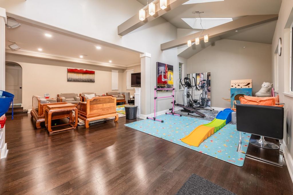 listing image 1109637397847022834