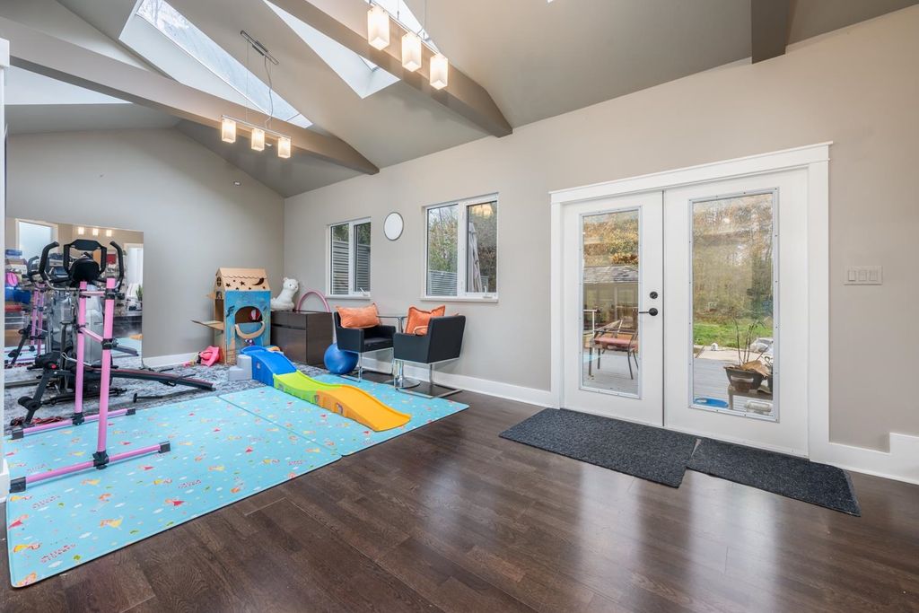 listing image 1104709306356405522