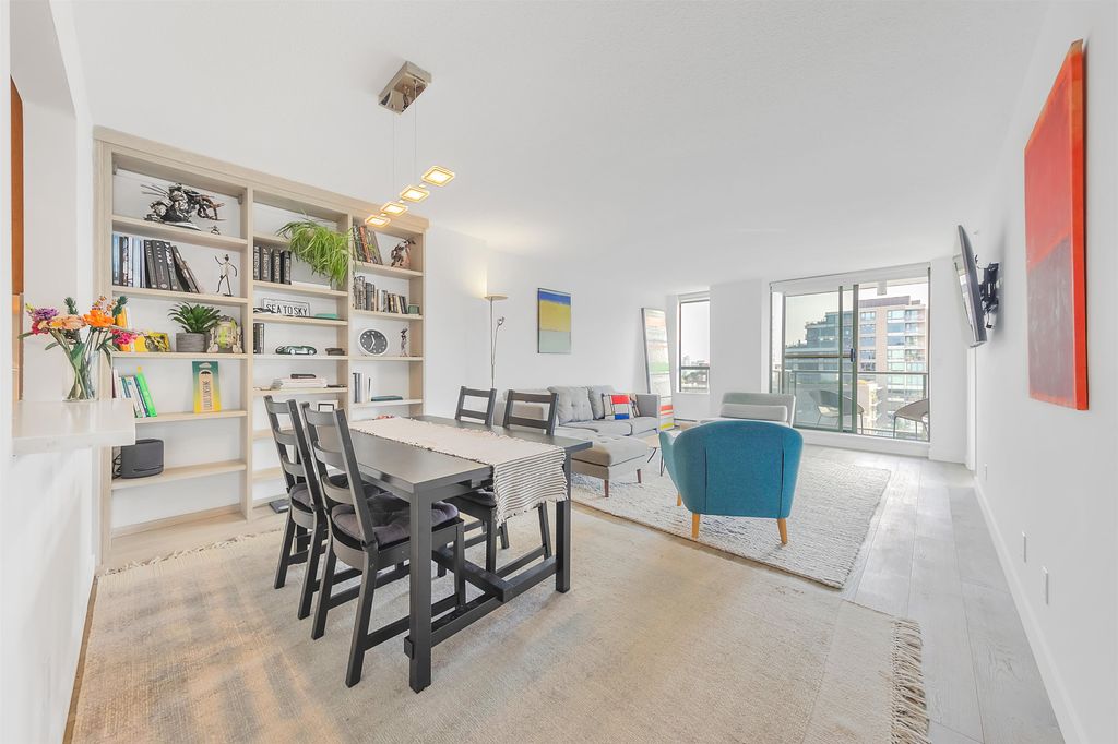 listing image 1101478873596640411