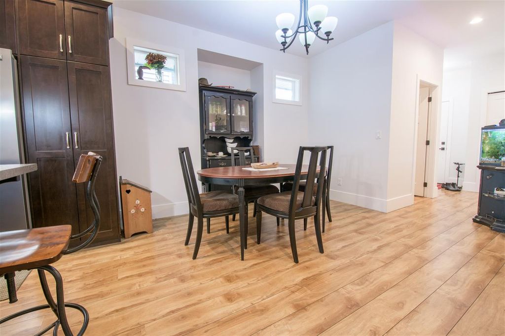 listing image 1103027743885443052