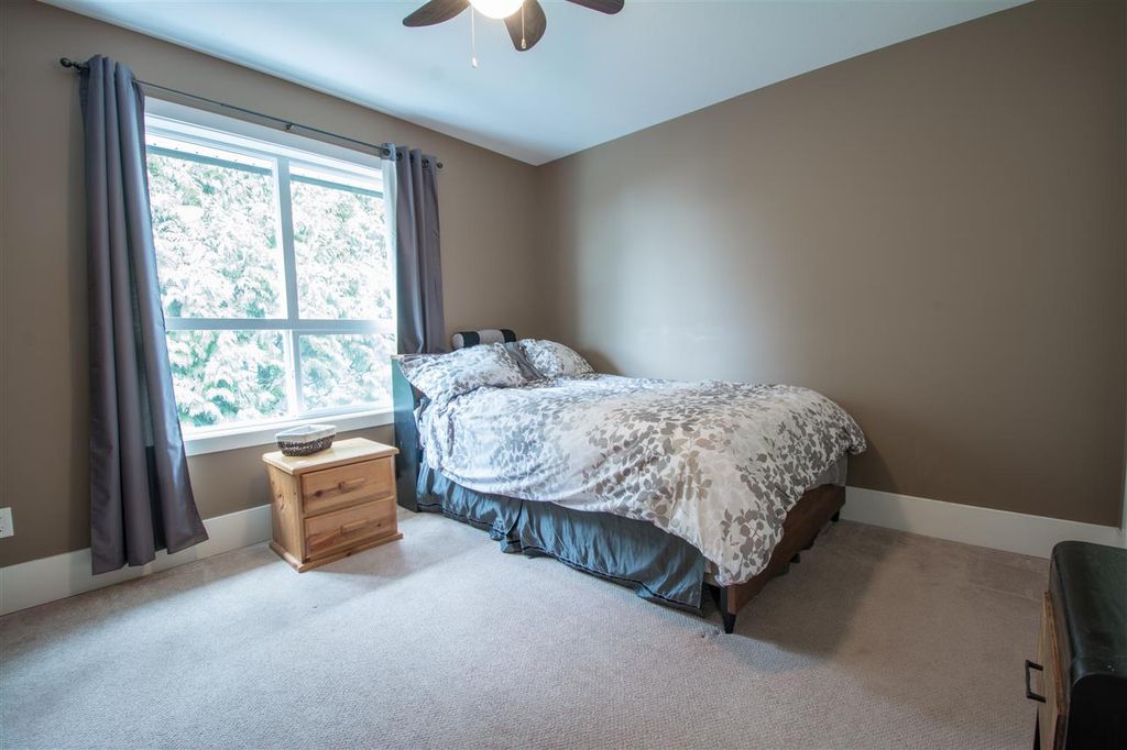 listing image 1100669372627336466
