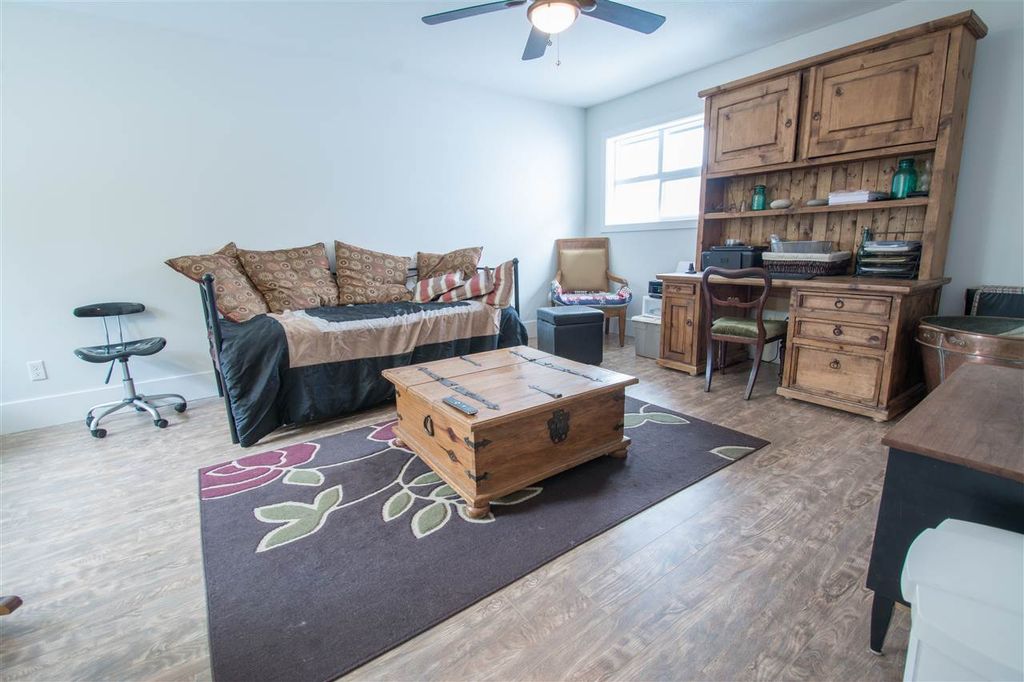 listing image 1104237117806205185