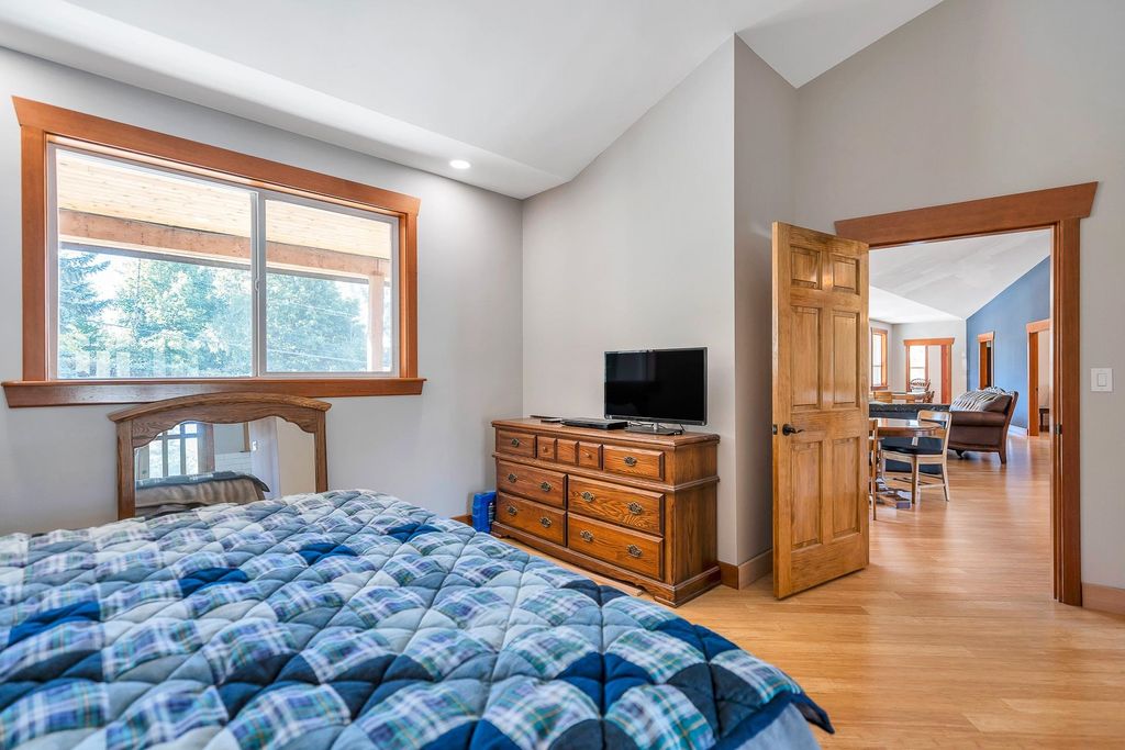 listing image 1101716812535973949
