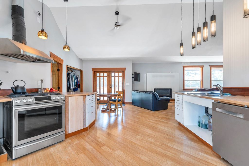 listing image 1103586262336963123