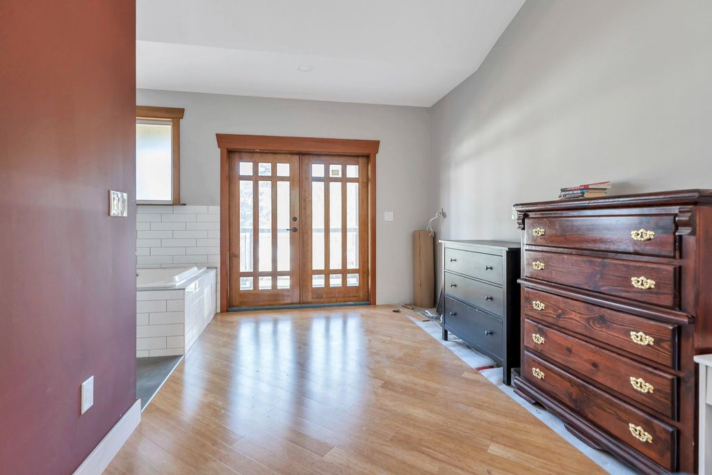 listing image 1109673906131213516