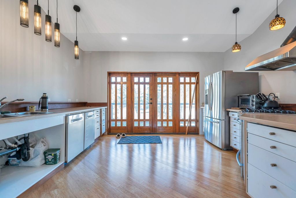 listing image 1107576019049507580