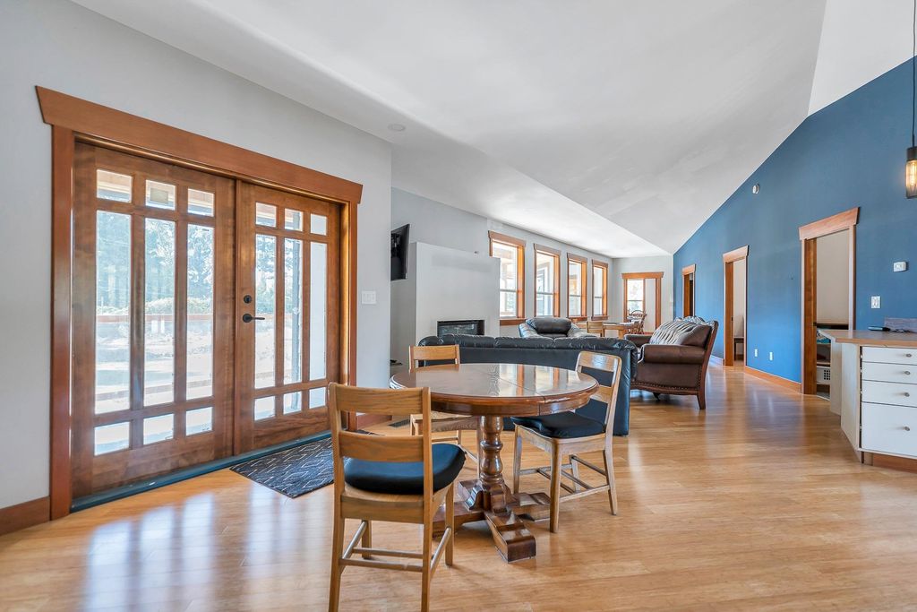 listing image 1104609049736019388