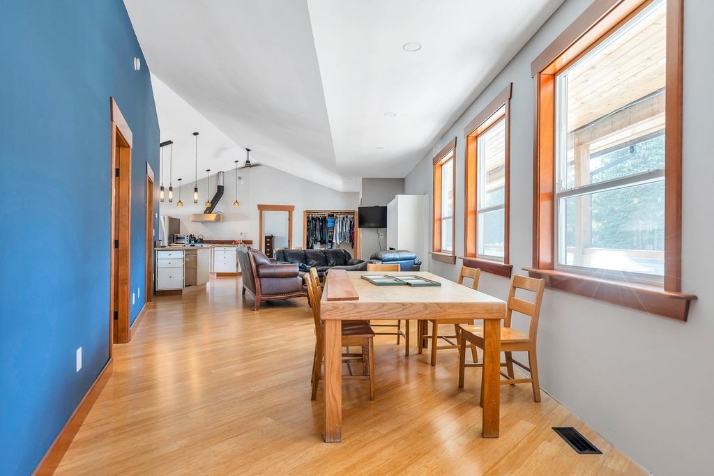 listing image 1107615150325679456