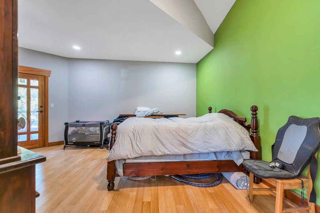 listing image 1100490969272419645