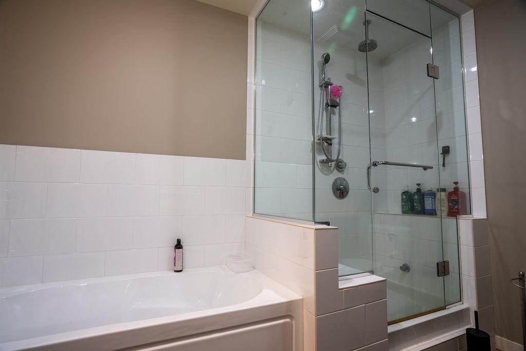 listing image 1105069748877233174