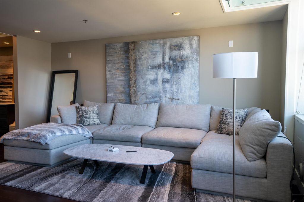 listing image 1102144791839148637