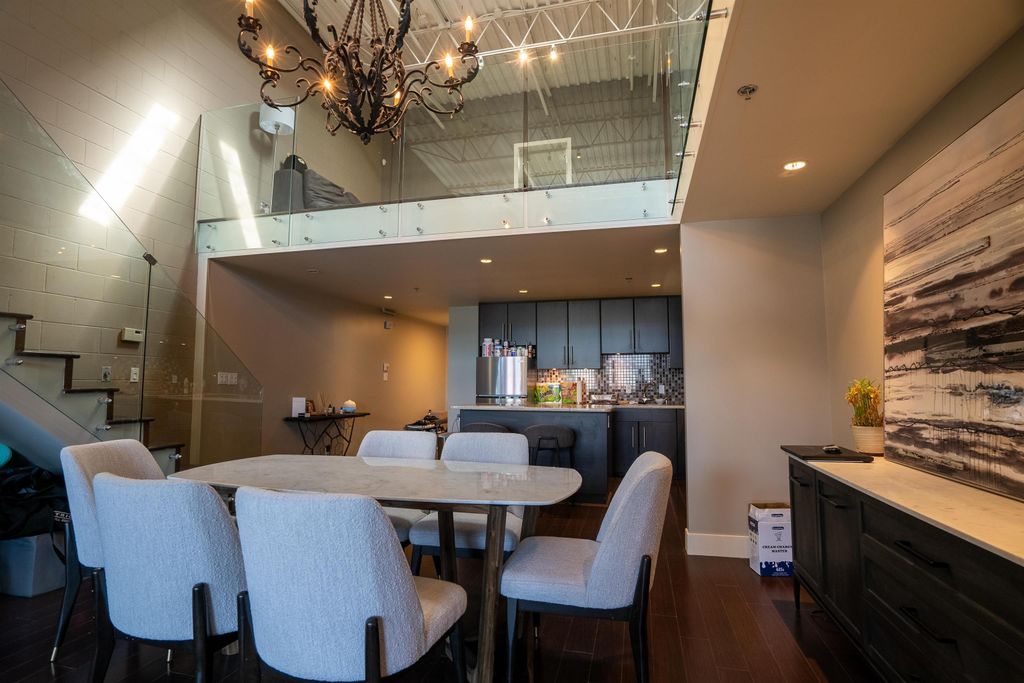 listing image 1102244189075244243