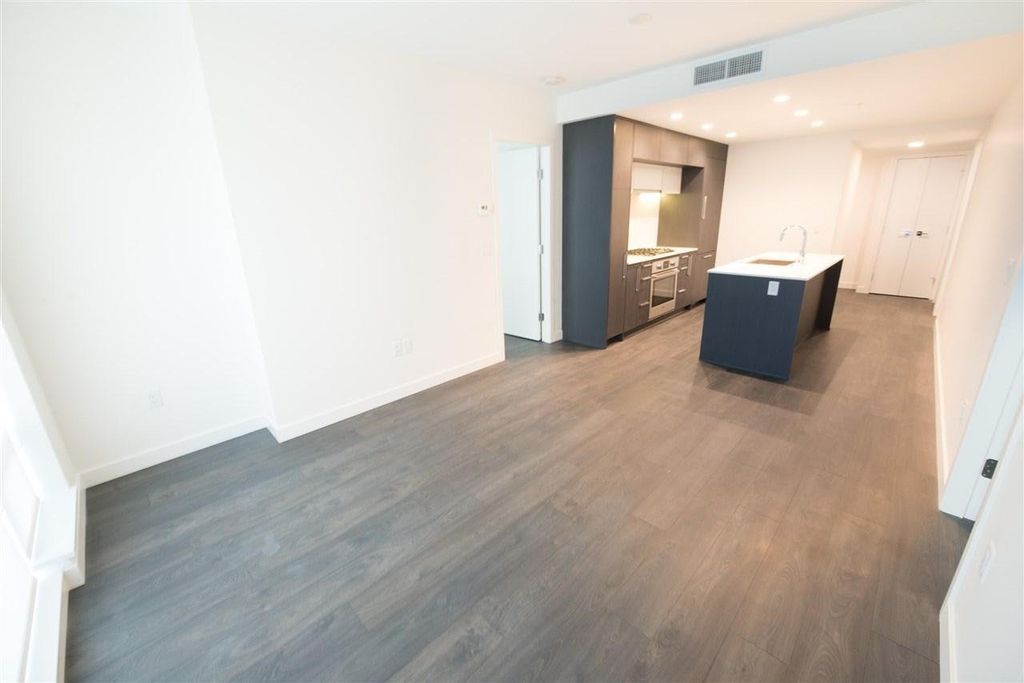 listing image 1102714867524434170