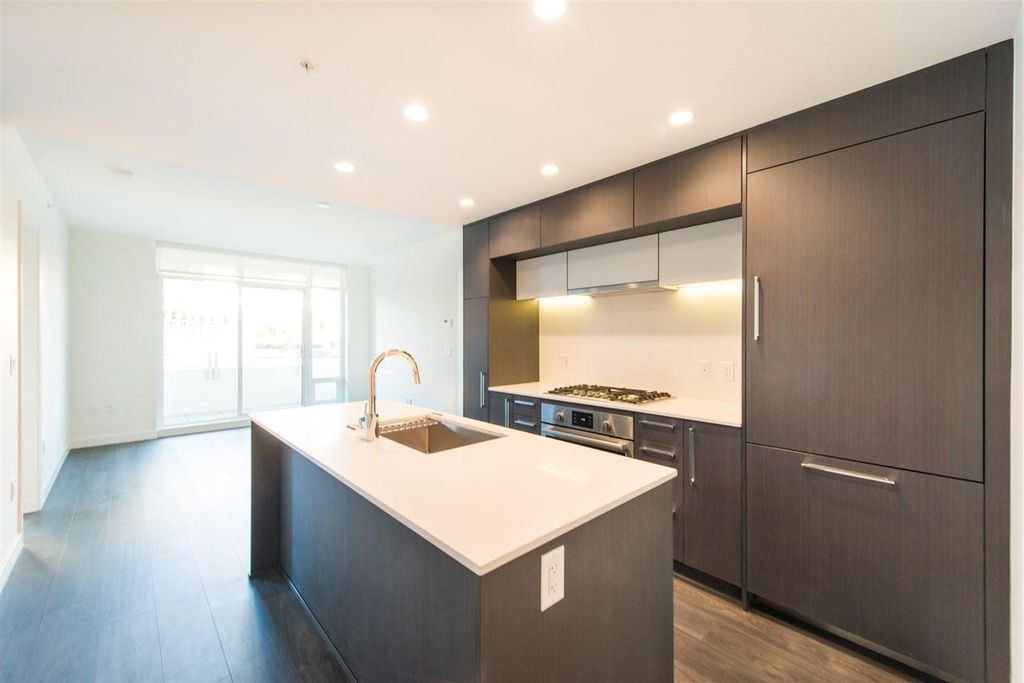 listing image 1103463104900674049