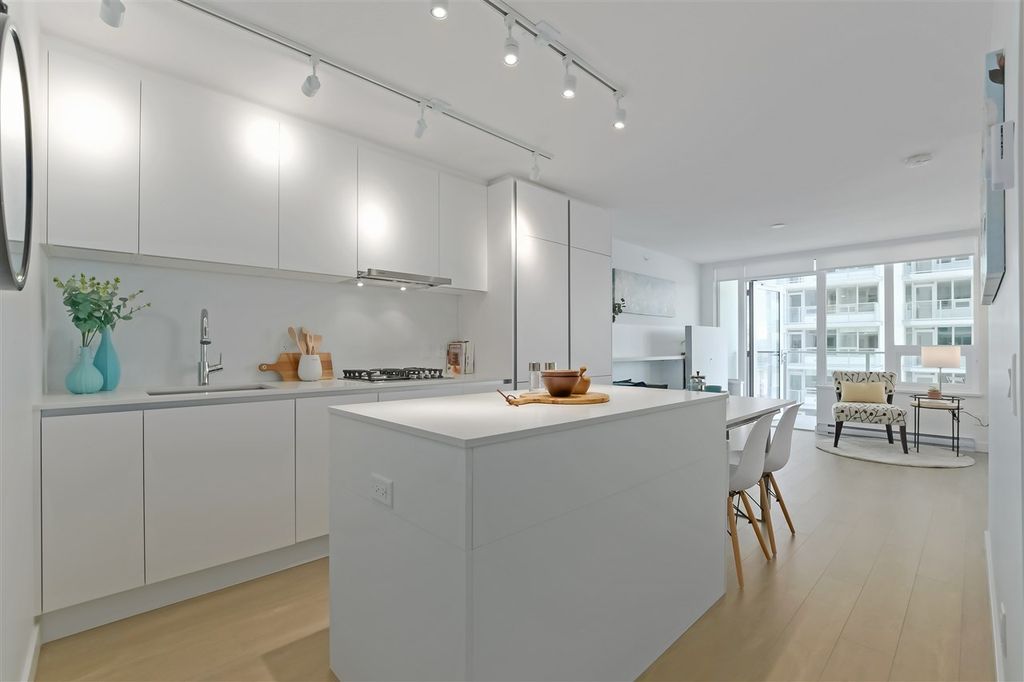 listing image 1108008828329269107