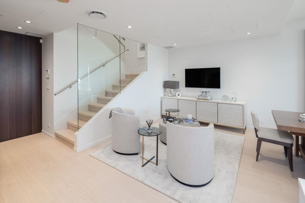 listing image 1102675495704067883