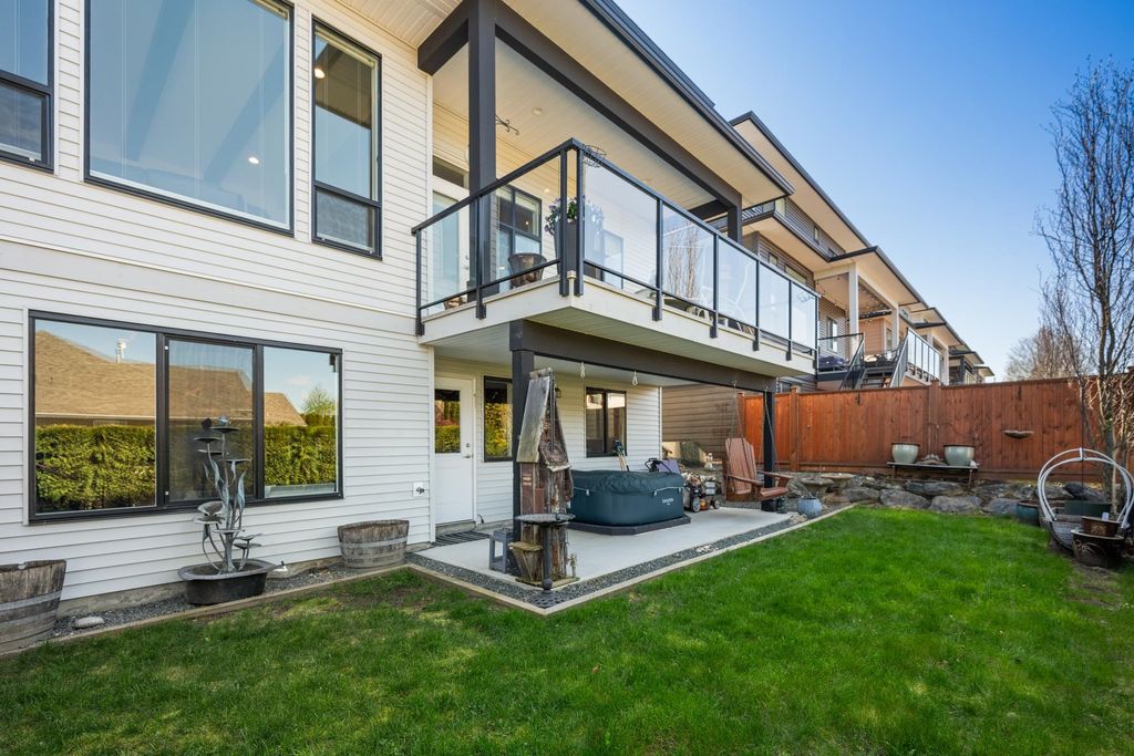 listing image 1107109976298425536