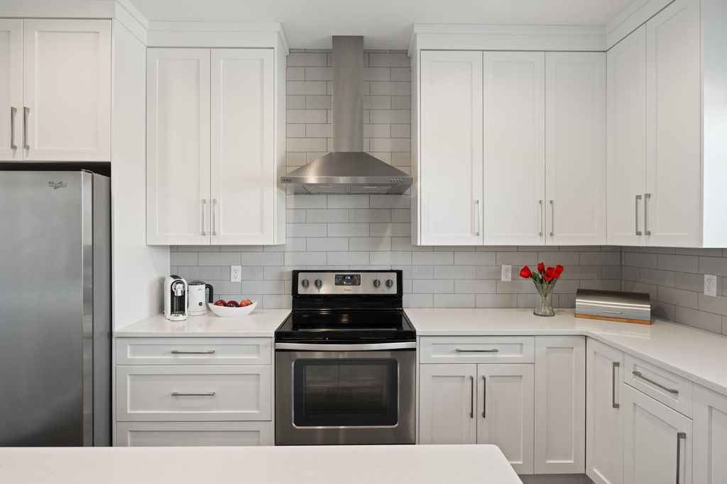 listing image 1105679293304776464